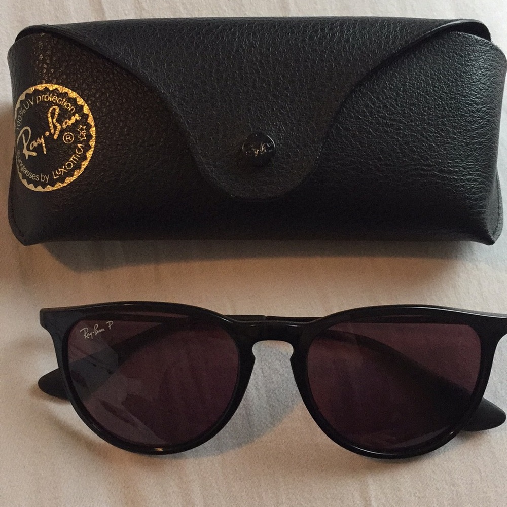 Ray-Ban Erika Sunglasses. Black. Polarized.